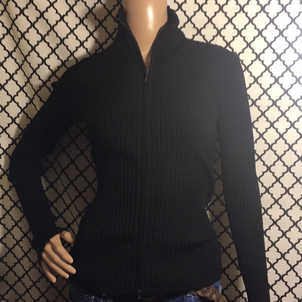 ESSENDI Black zip up top